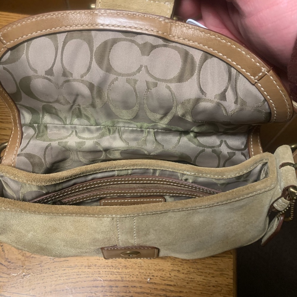 Coach - Picture 3 of 5